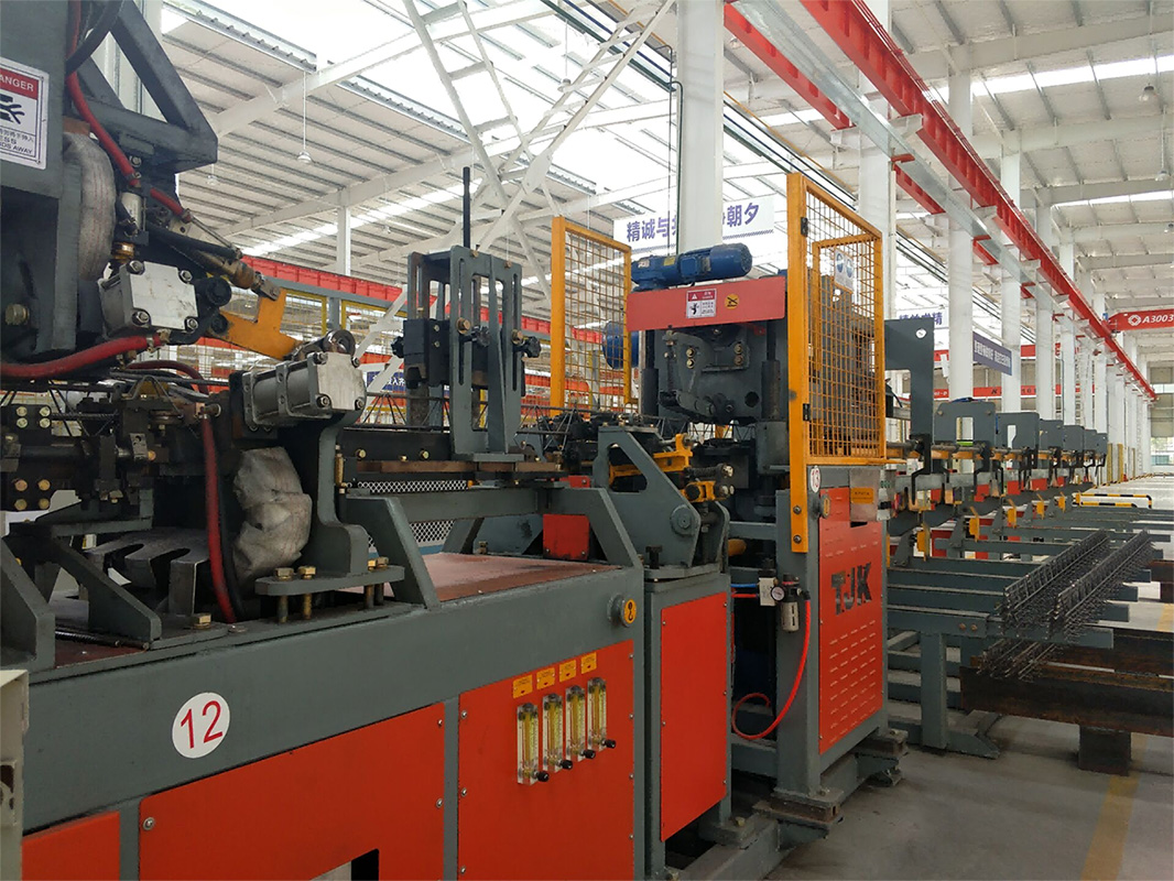 箱型柱主要加工设备